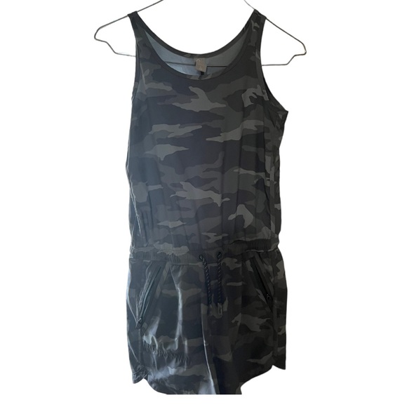 Athleta Other - Athleta Girl On The Go Slate Gray Black Camo Print Romper Tank Top Large / 12